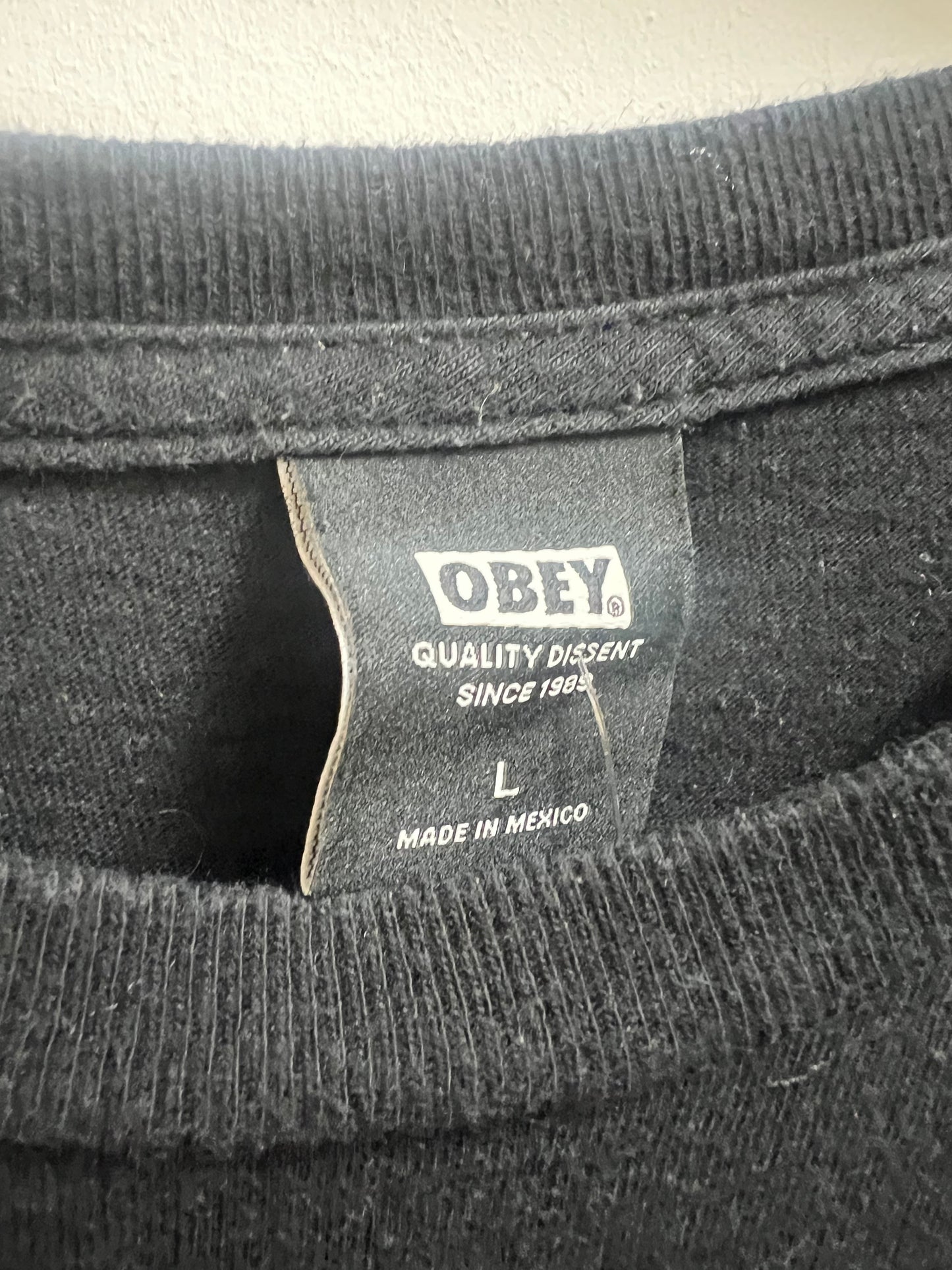 T-shirt Obey